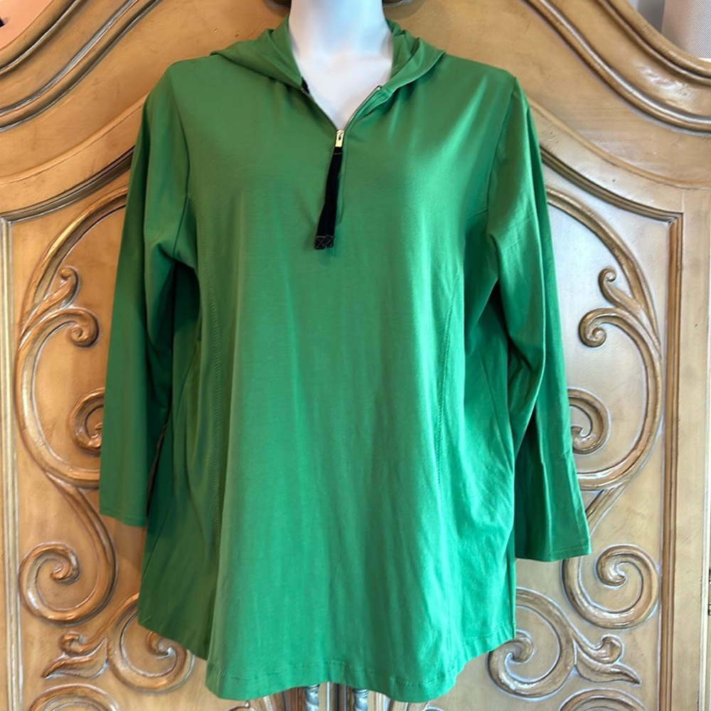 NWT Avenue Green hooded pullover